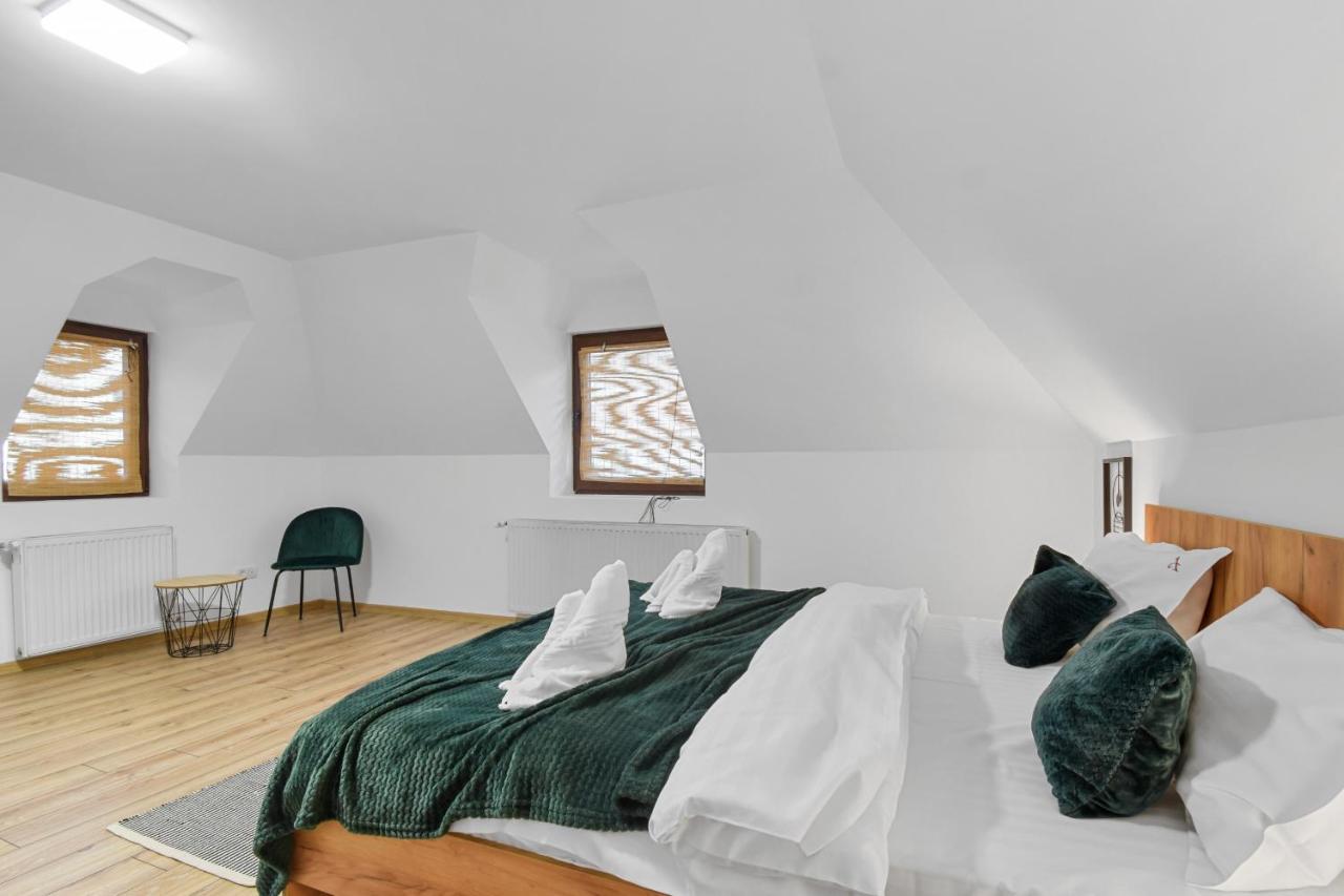 Two Bedrooms Hytta Apartment سِنايا المظهر الخارجي الصورة