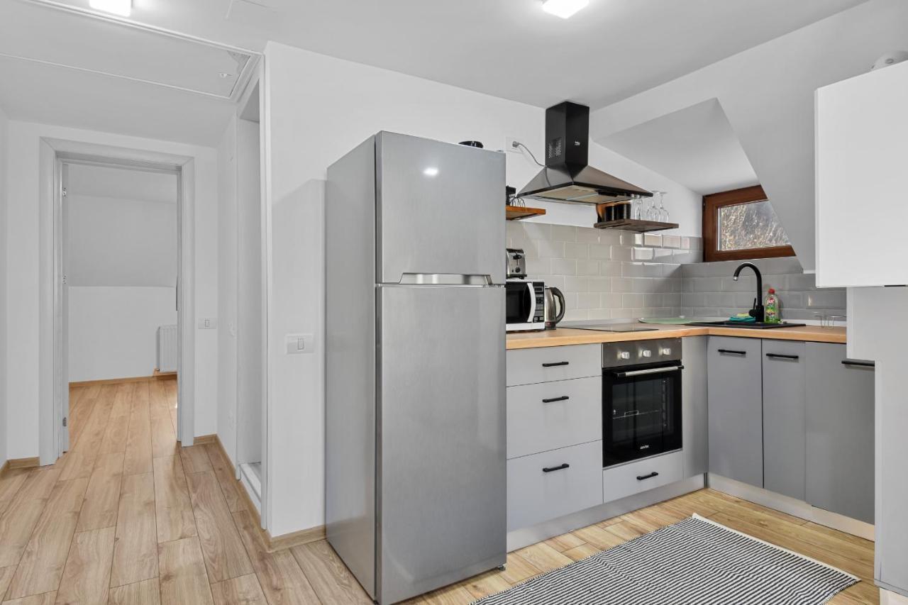 Two Bedrooms Hytta Apartment سِنايا المظهر الخارجي الصورة